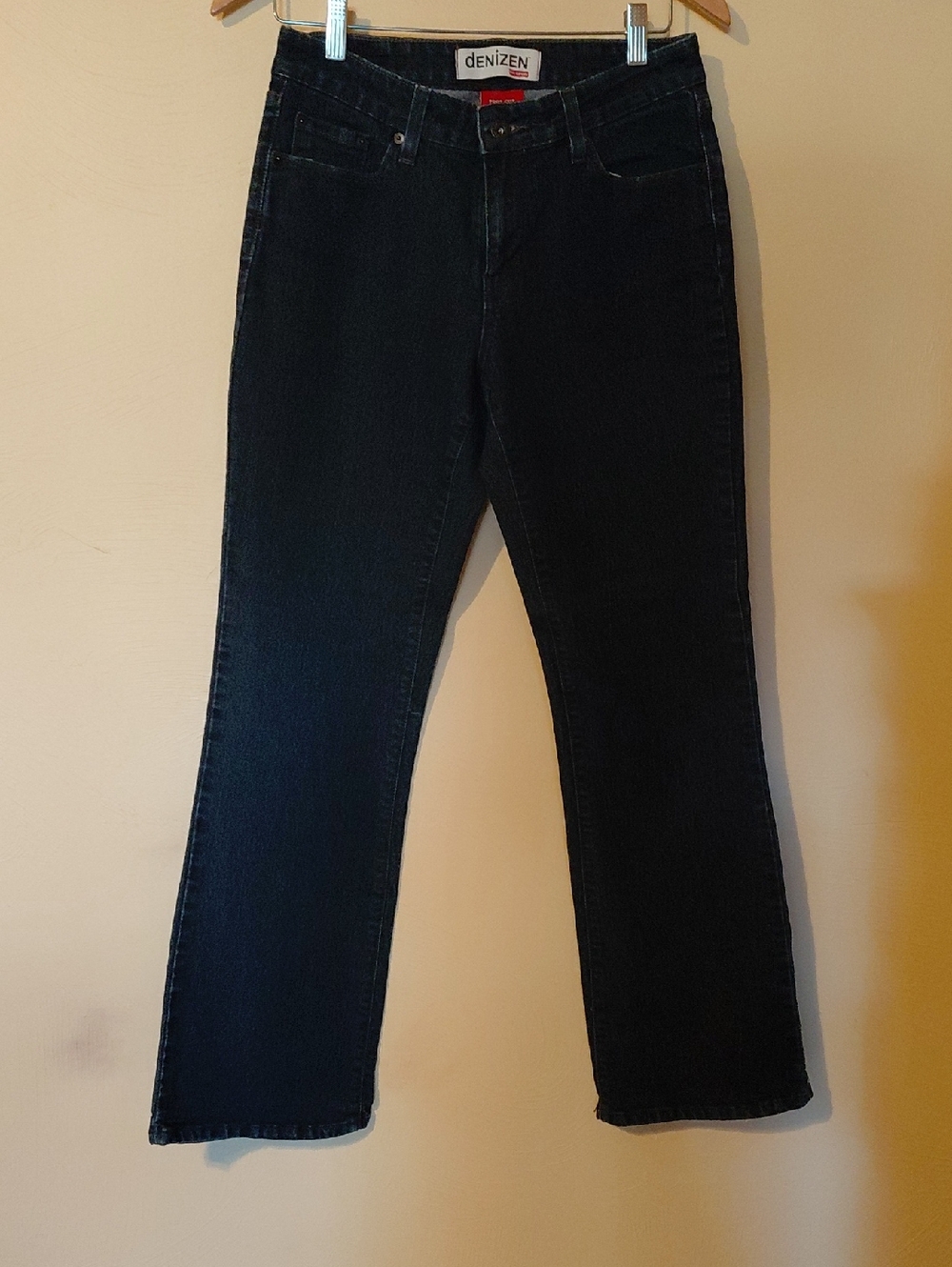 Women Denizen from Levi's Blue Bootcut Jeans Stretch. Size 6M.